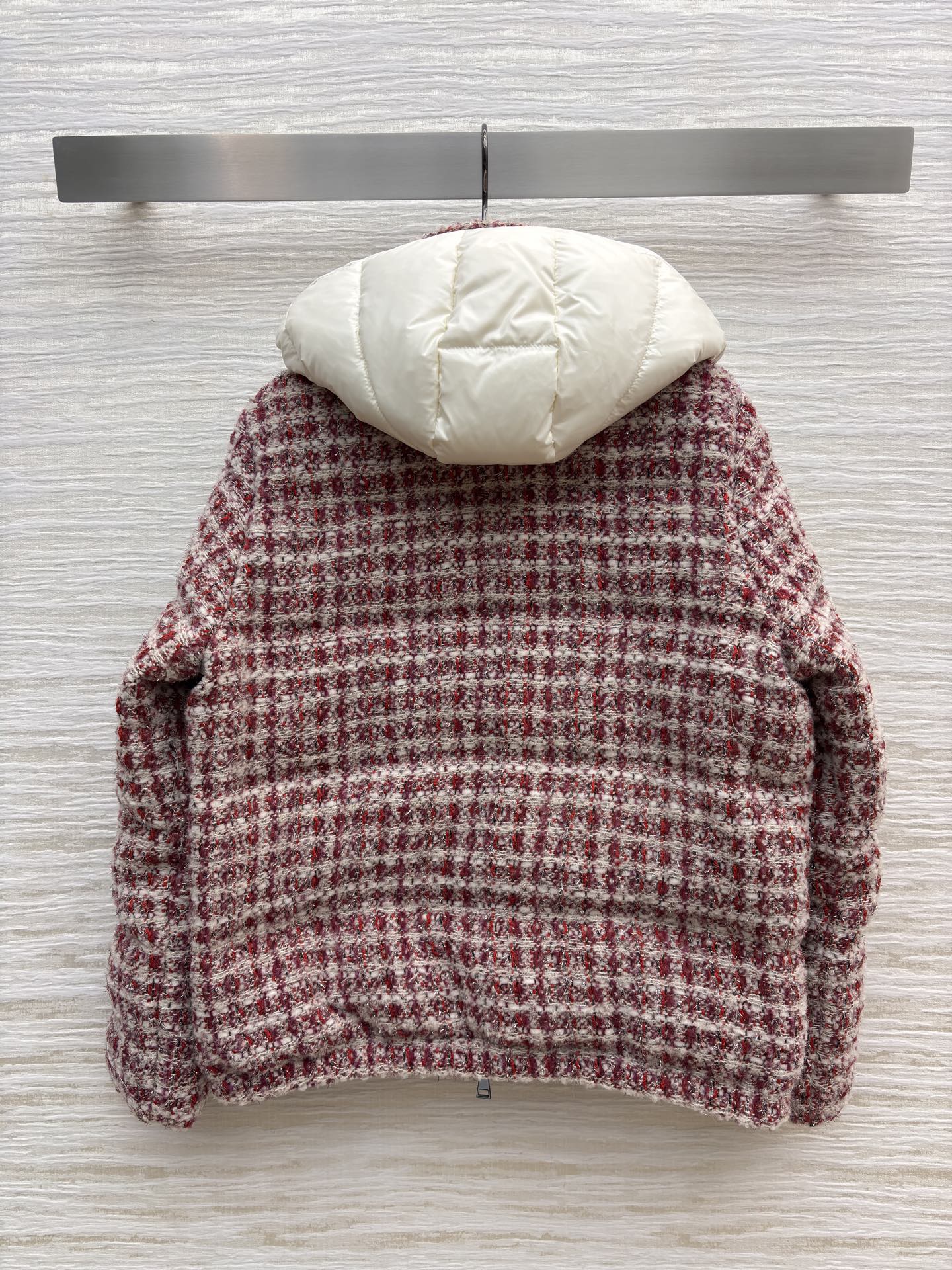 M0 25秋冬 连帽粗花呢羽绒服 复古优雅邂逅羽绒服的保暖实穿 红格明媚吸睛 黑格经典百搭 连帽设计更添