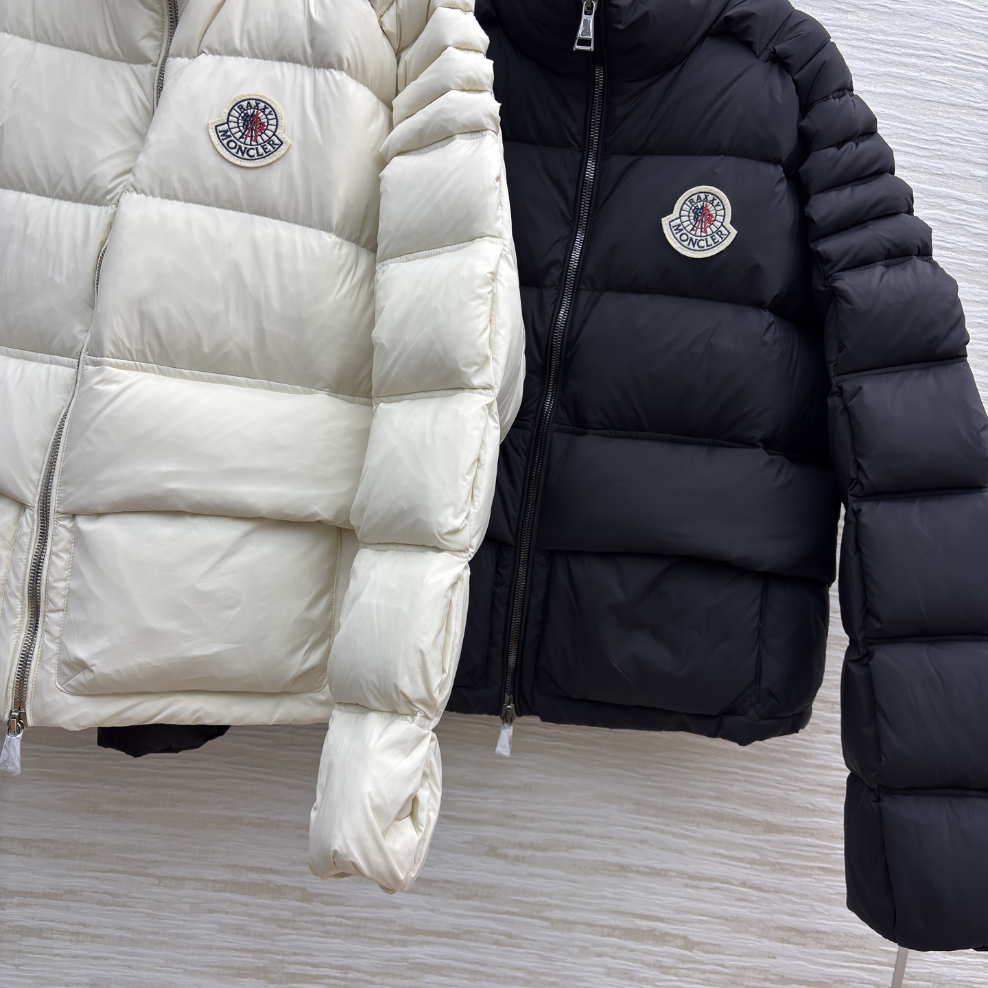 Mo冬日战袍来袭 这款面包羽绒服太绝了～ 米白温柔软糯 黑款酷飒吸睛 蓬松充绒超保暖 廓形设计还巨显脸小