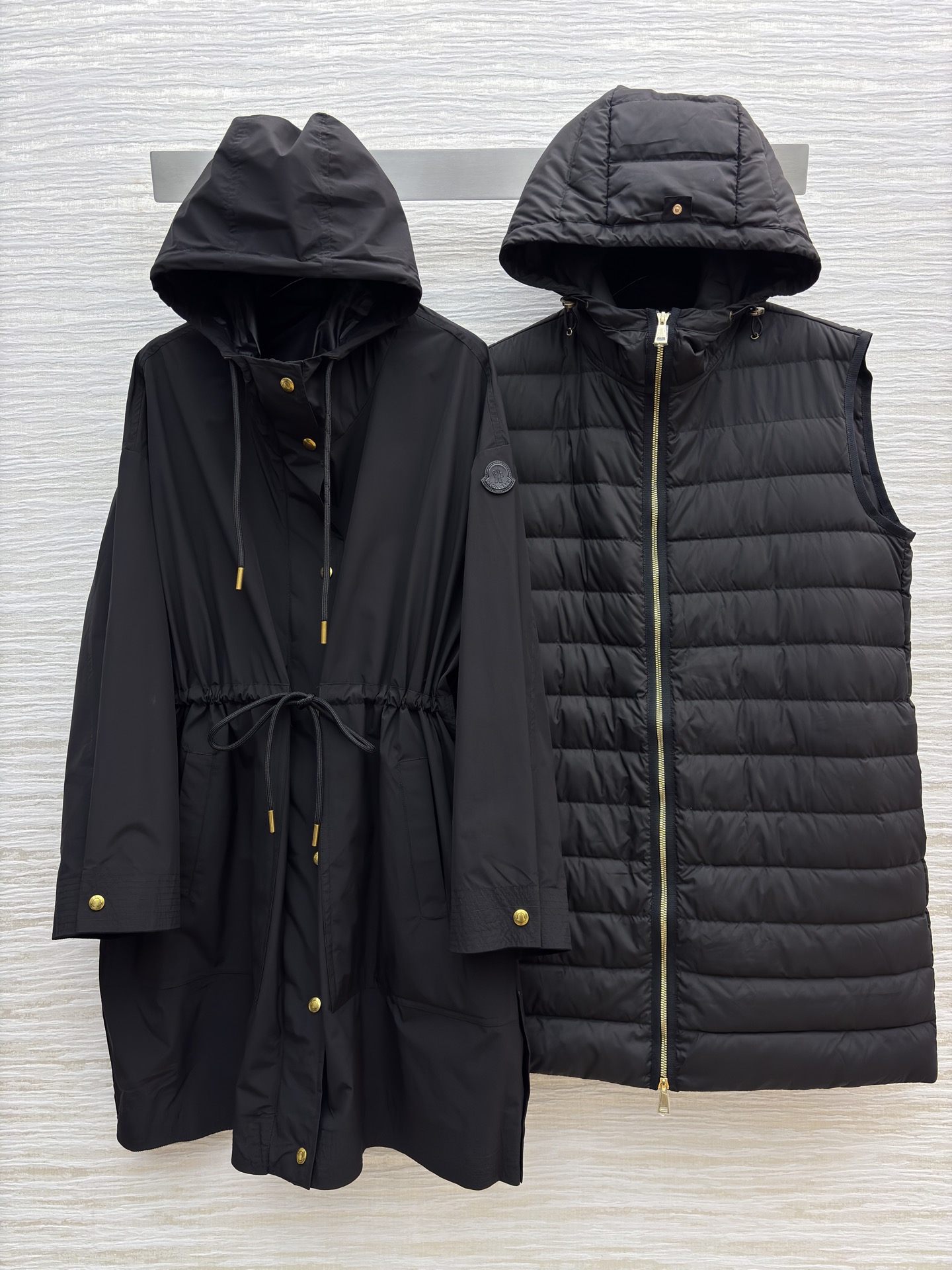 Mo秋冬穿搭新玩法 两件套风衣羽绒绝绝子～ 一衣多穿太香了！风衣外套+羽绒内胆 可拆分可组合 黑色系酷飒