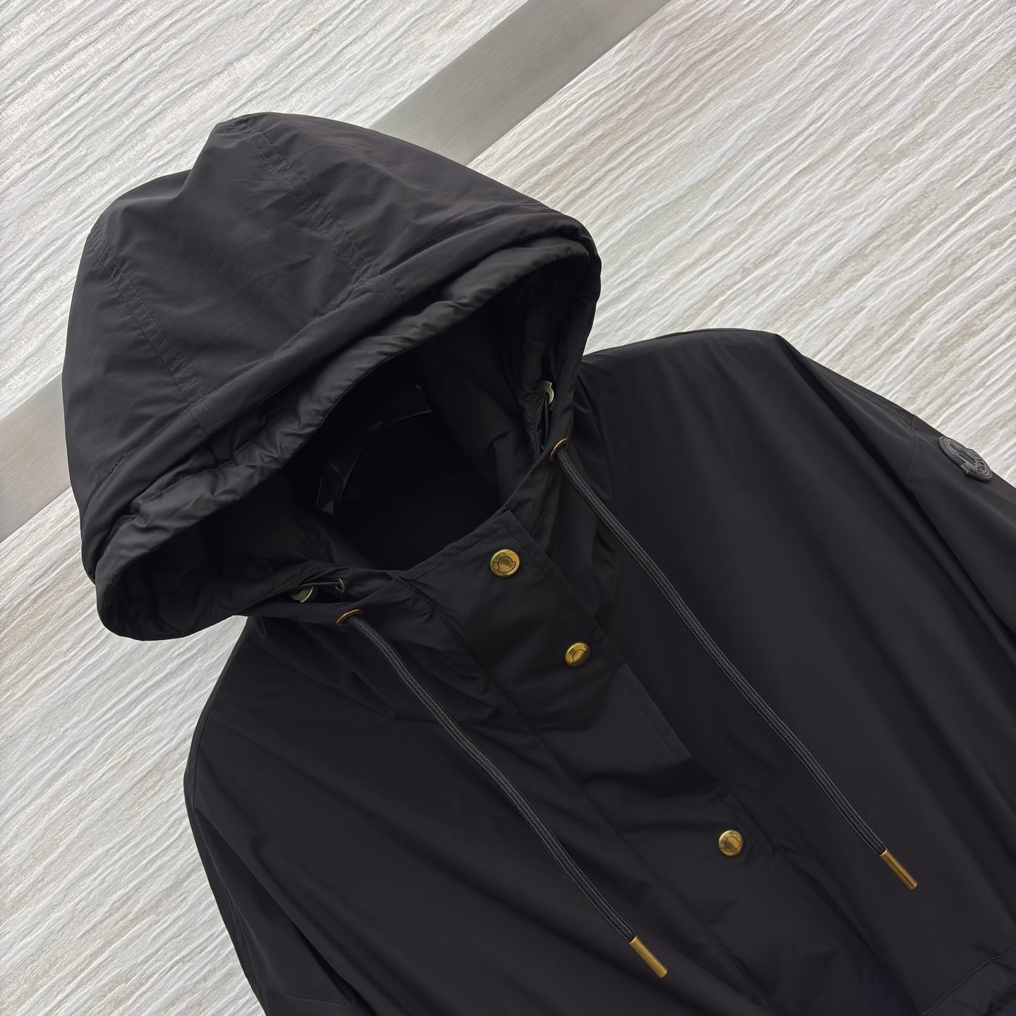 Mo秋冬穿搭新玩法 两件套风衣羽绒绝绝子～ 一衣多穿太香了！风衣外套+羽绒内胆 可拆分可组合 黑色系酷飒