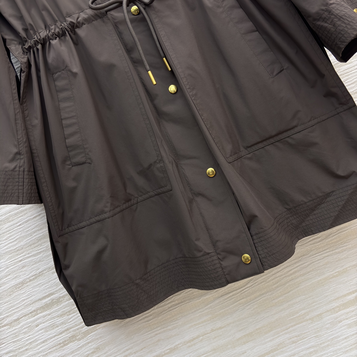 Mo秋冬穿搭新玩法 两件套风衣羽绒绝绝子～ 一衣多穿太香了！风衣外套+羽绒内胆 可拆分可组合 黑色系酷飒