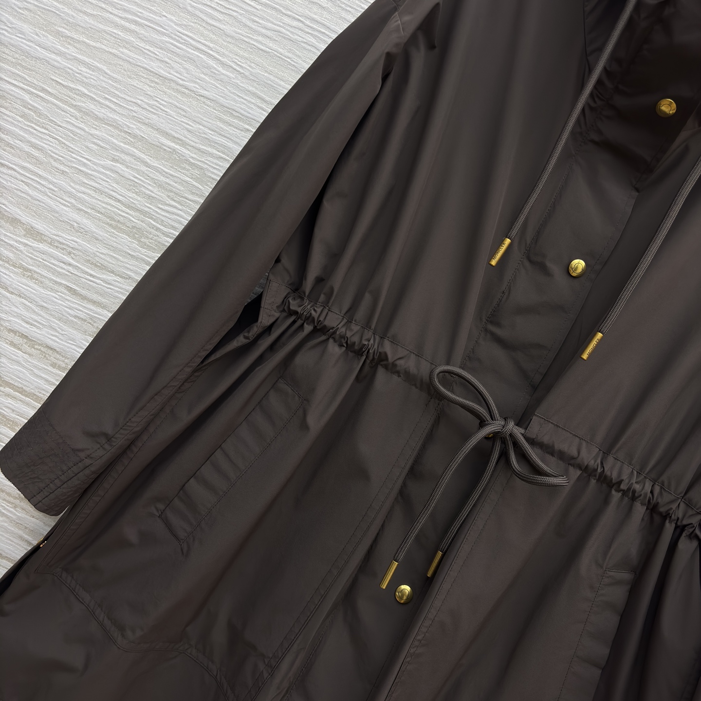 Mo秋冬穿搭新玩法 两件套风衣羽绒绝绝子～ 一衣多穿太香了！风衣外套+羽绒内胆 可拆分可组合 黑色系酷飒