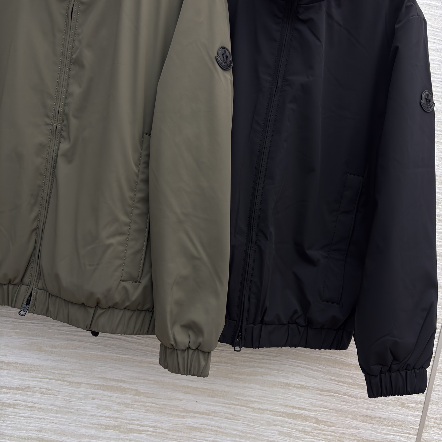 Mo 立领风衣羽绒 男女同款 解锁冬日穿搭的多元可能 酷黑飒爽 军绿复古 在风衣质感与羽绒保暖的碰撞里 