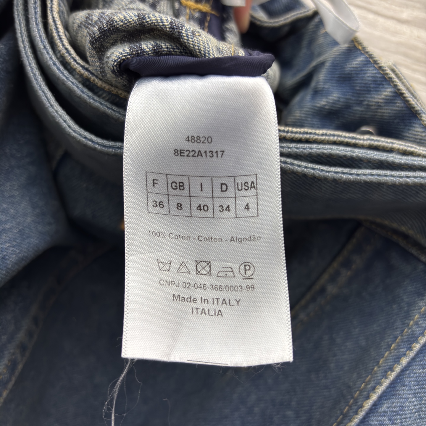 D家 26早春新款 牛仔内提花半身裙 原版定制字母牛仔洗水面料 高腰A字中长款+正面纽扣设计 穿脱超方便