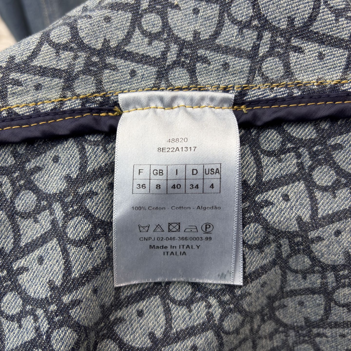 D家 26早春新款 牛仔内提花翻领无袖连衣裙 原版定制字母牛仔洗水面料 翻领单排扣无袖长款连衣裙 优雅复