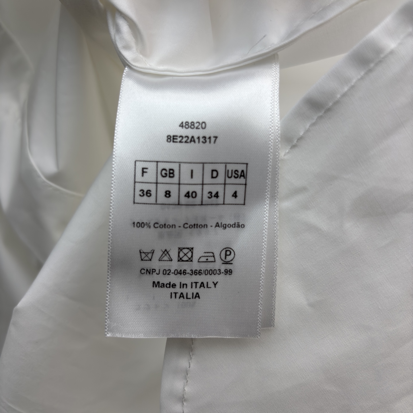 D家 25秋冬新款 荷叶领白衬衫 轻薄透气棉质面料 穿着舒适 立领+不规则荷叶边领设计 层次感满满 搭配