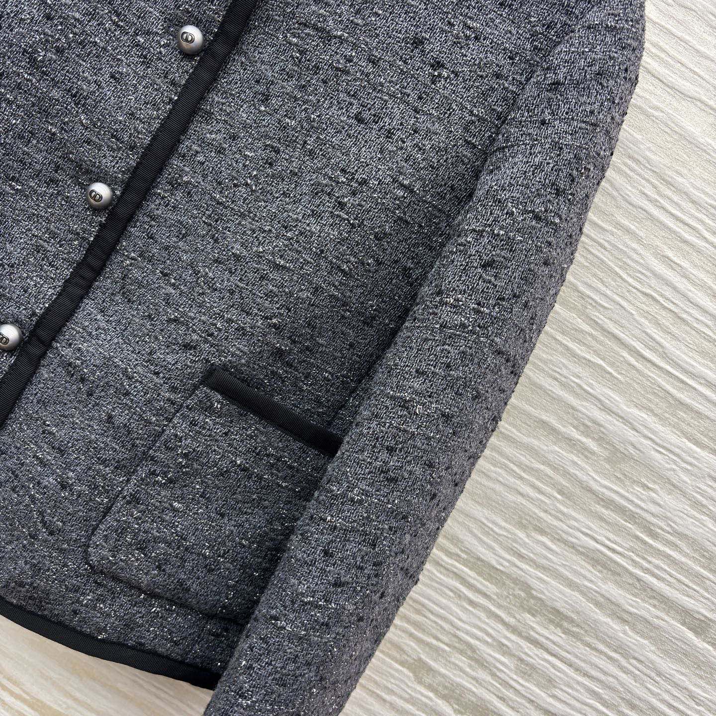 D家 25秋冬新款 圆领小香风小外套 经典圆领短款设计 手工纺粗花呢+闪银线 低调奢华感满满 经典CD珍