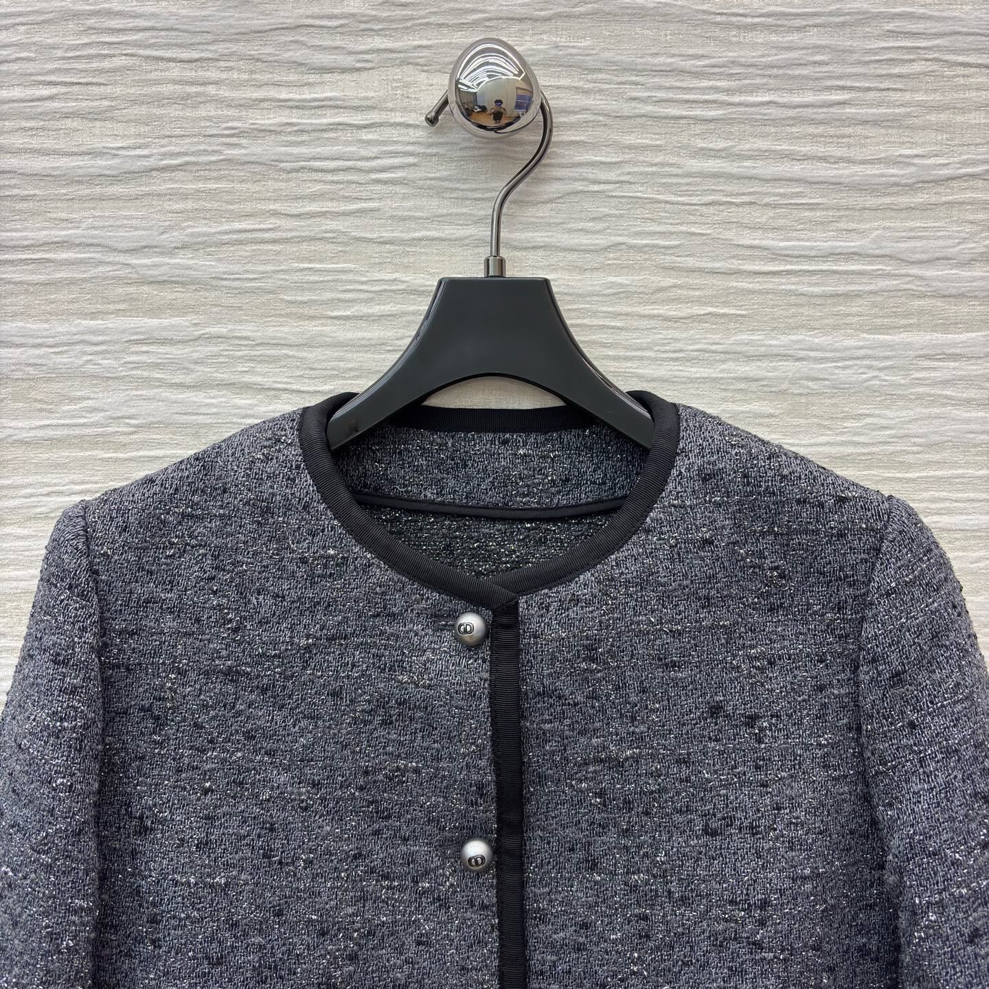 D家 25秋冬新款 圆领小香风小外套 经典圆领短款设计 手工纺粗花呢+闪银线 低调奢华感满满 经典CD珍