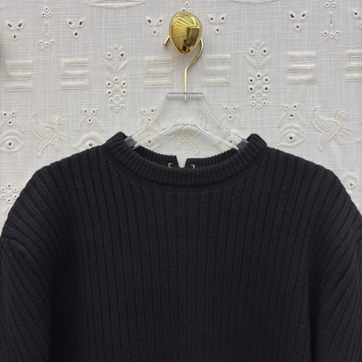 Sch 25秋冬 坑条毛衣 后背金属系带设计暗藏小心机 复古色调显白又高级 绑带细节让简约款瞬间时髦 秋