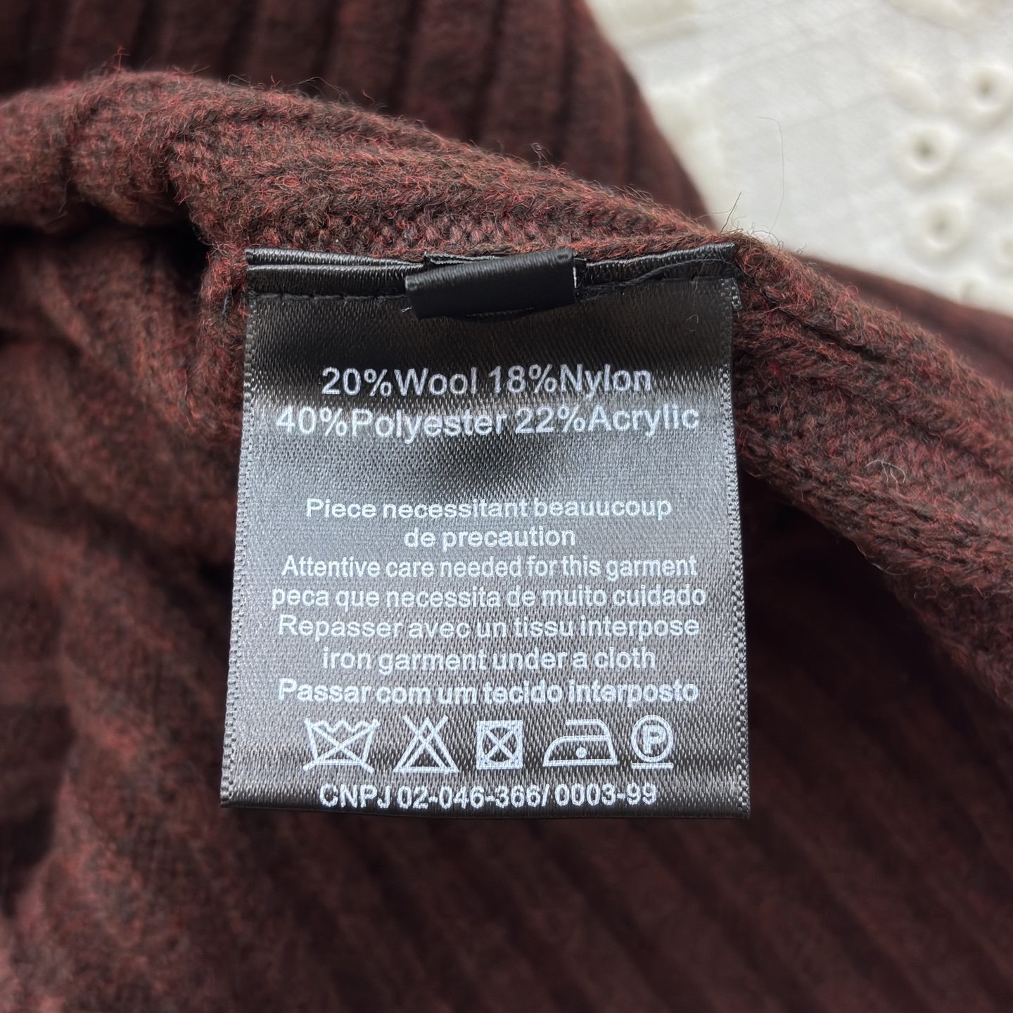 Sch 25秋冬 坑条毛衣 后背金属系带设计暗藏小心机 复古色调显白又高级 绑带细节让简约款瞬间时髦 秋