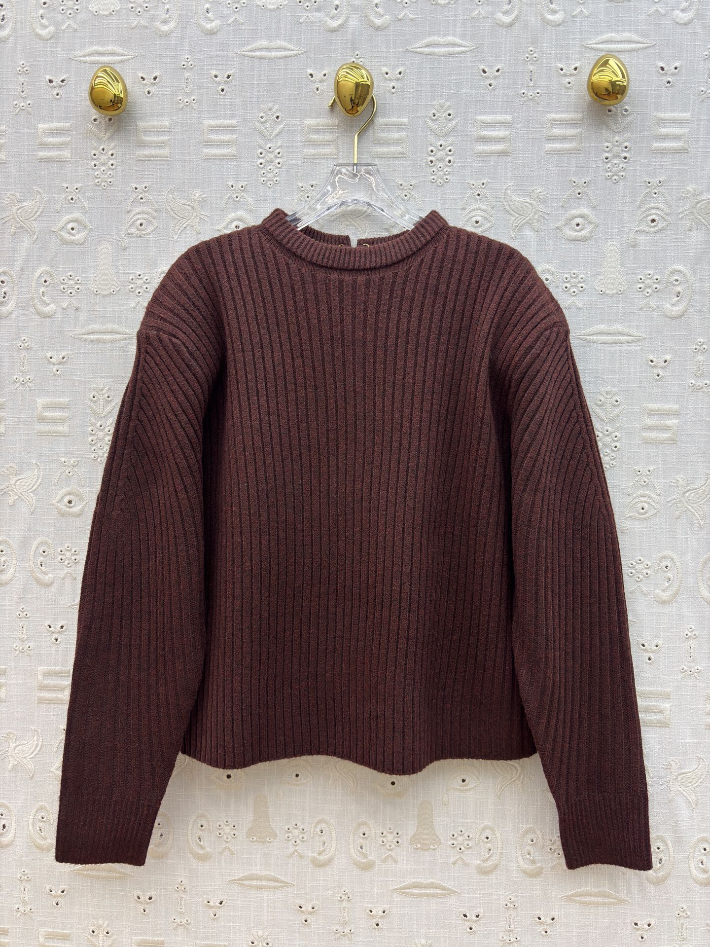 Sch 25秋冬 坑条毛衣 后背金属系带设计暗藏小心机 复古色调显白又高级 绑带细节让简约款瞬间时髦 秋