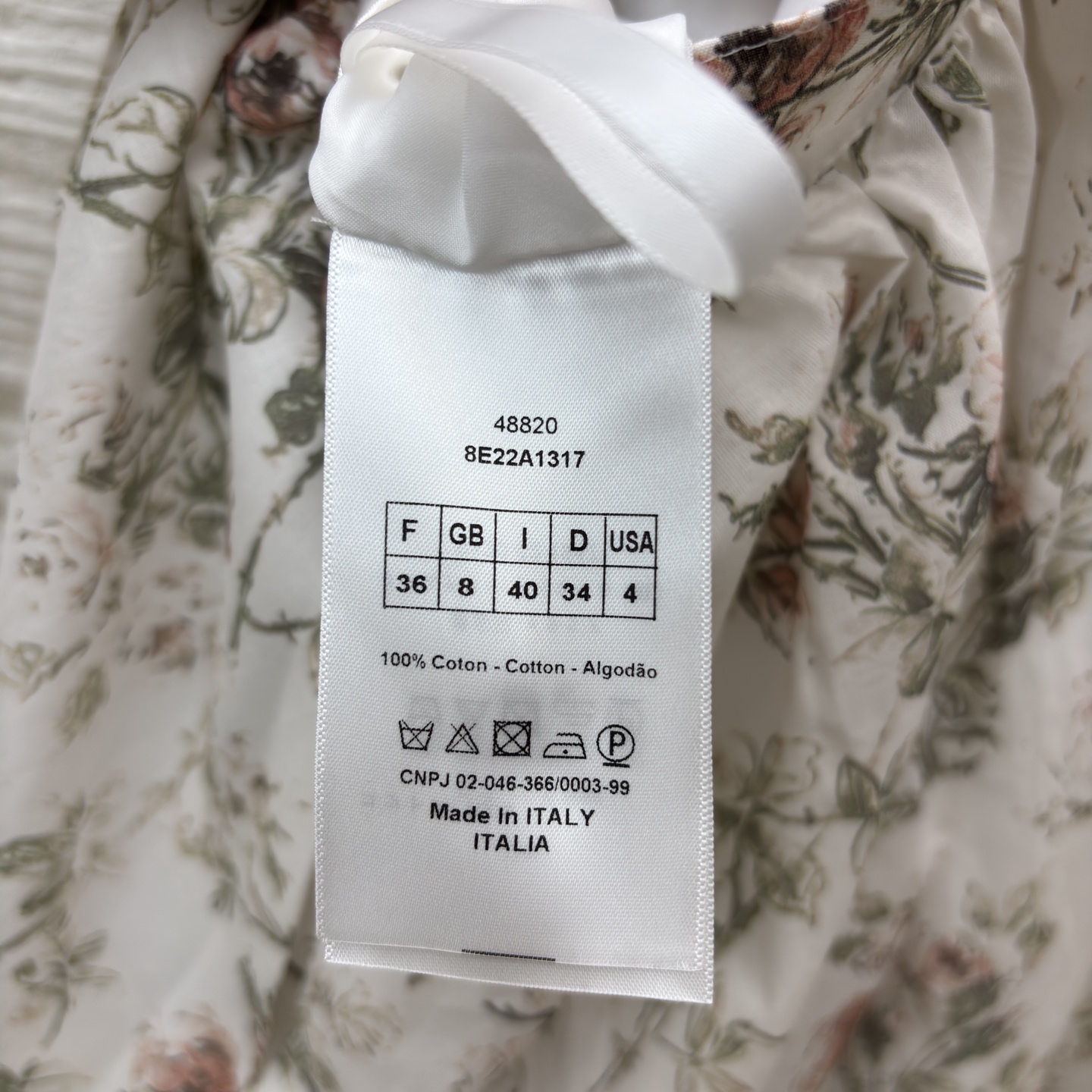 D家 碎花衬衫➕半裙 太会拿捏春日氛围了！搭配同系列半裙 松弛又显气质 清新又不艳俗 甜而不腻的活泼感直