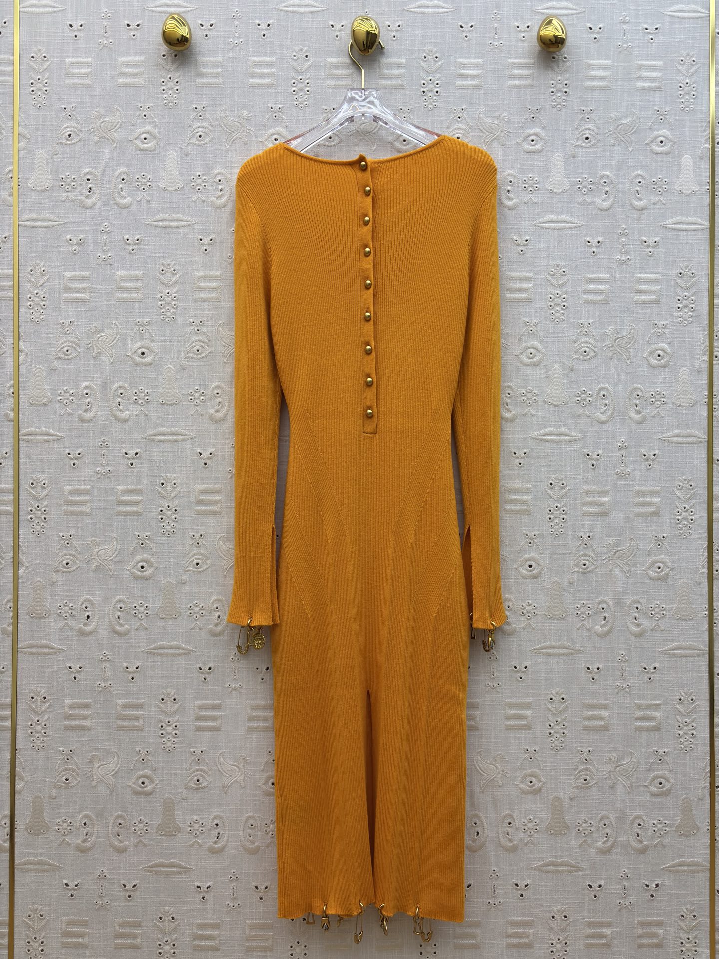 Sch 26新款 异形金属扣针织连衣裙太戳审美啦 V领+立体胸围结 温柔又带点小精致~干修身款把曲线裹得