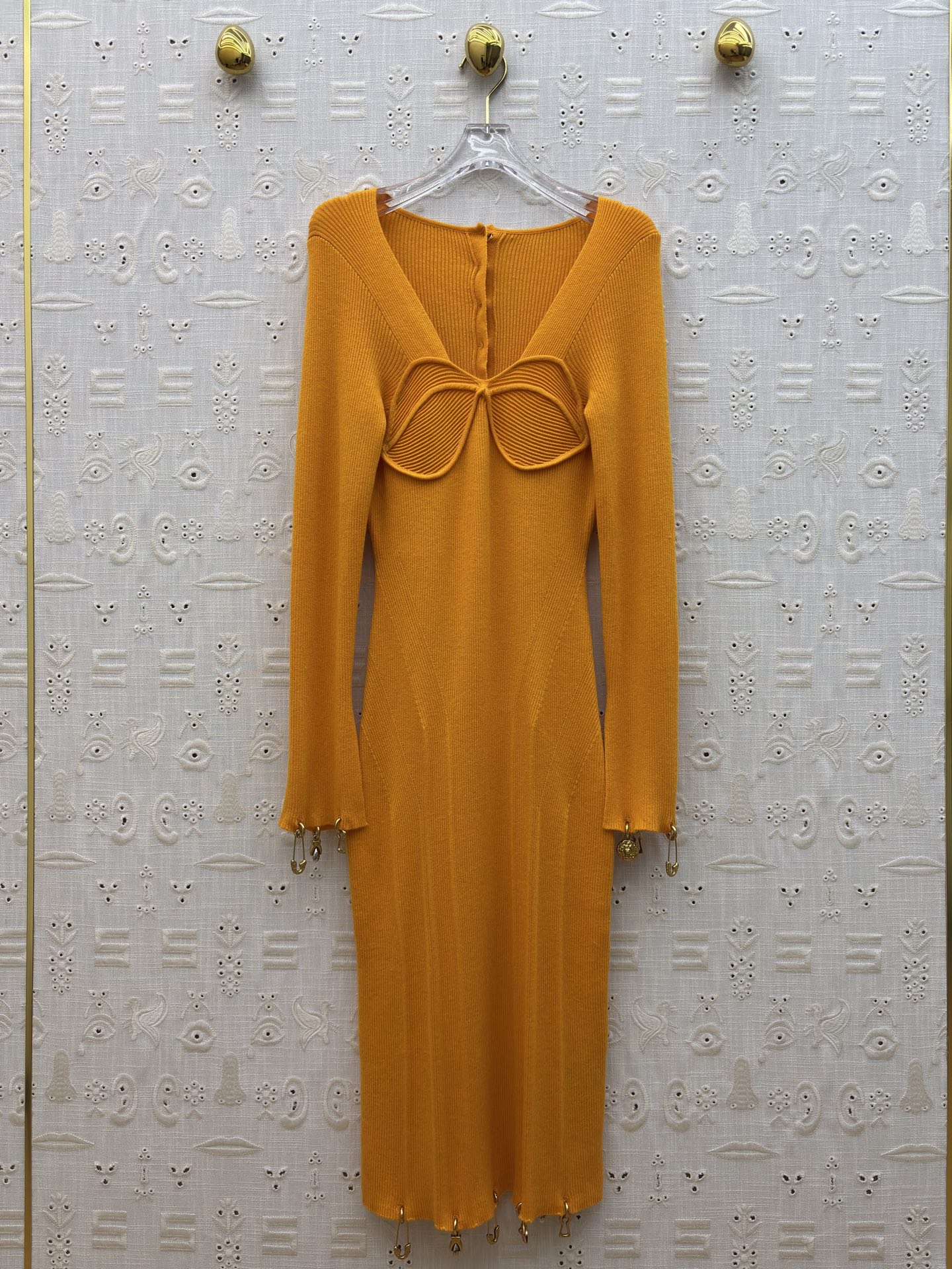 Sch 26新款 异形金属扣针织连衣裙太戳审美啦 V领+立体胸围结 温柔又带点小精致~干修身款把曲线裹得