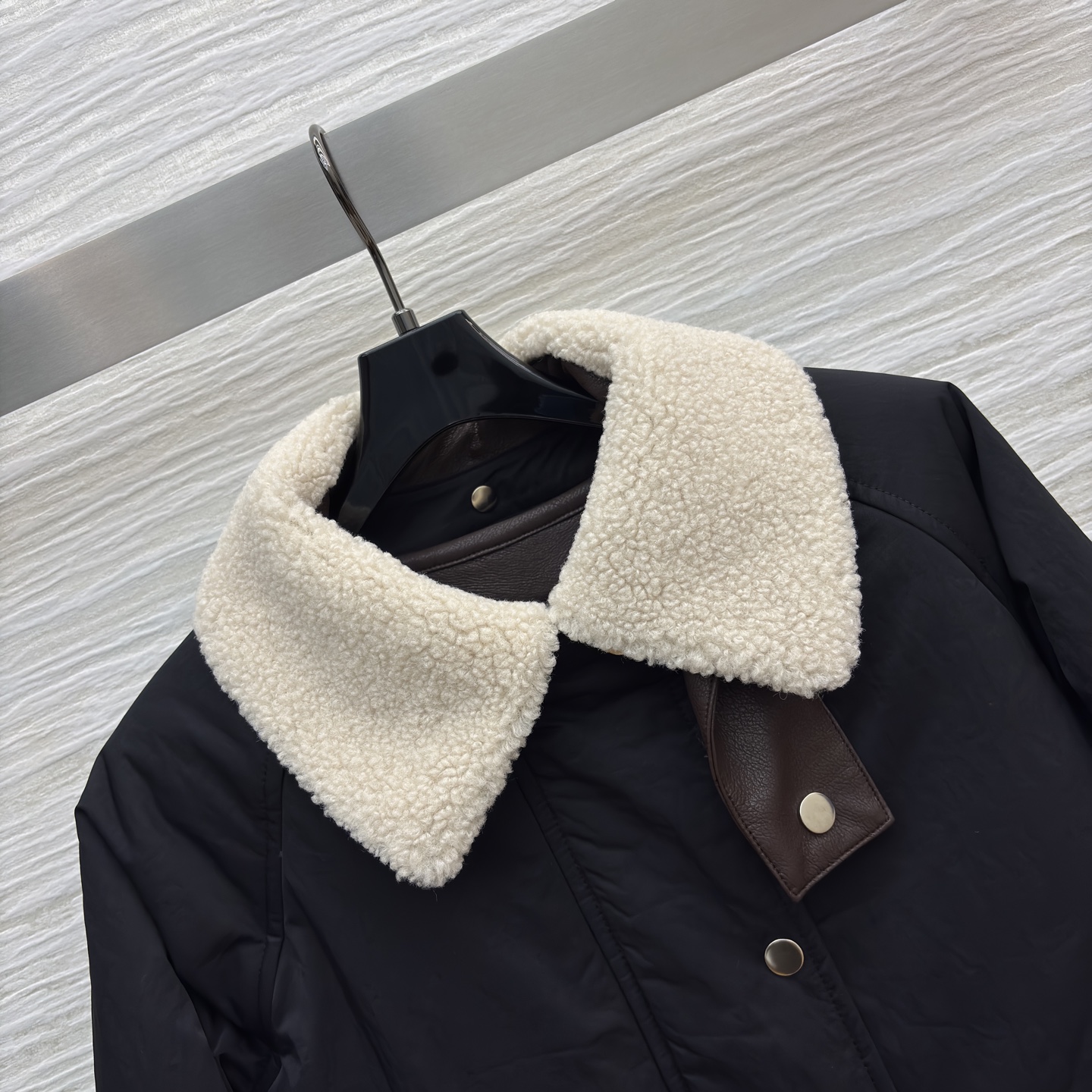 Low翻领两件套外套 秋冬战袍锁定这件！两件套太懂氛围感了 酒红复古显白 黑色经典百搭 羊羔毛领搭配内胆