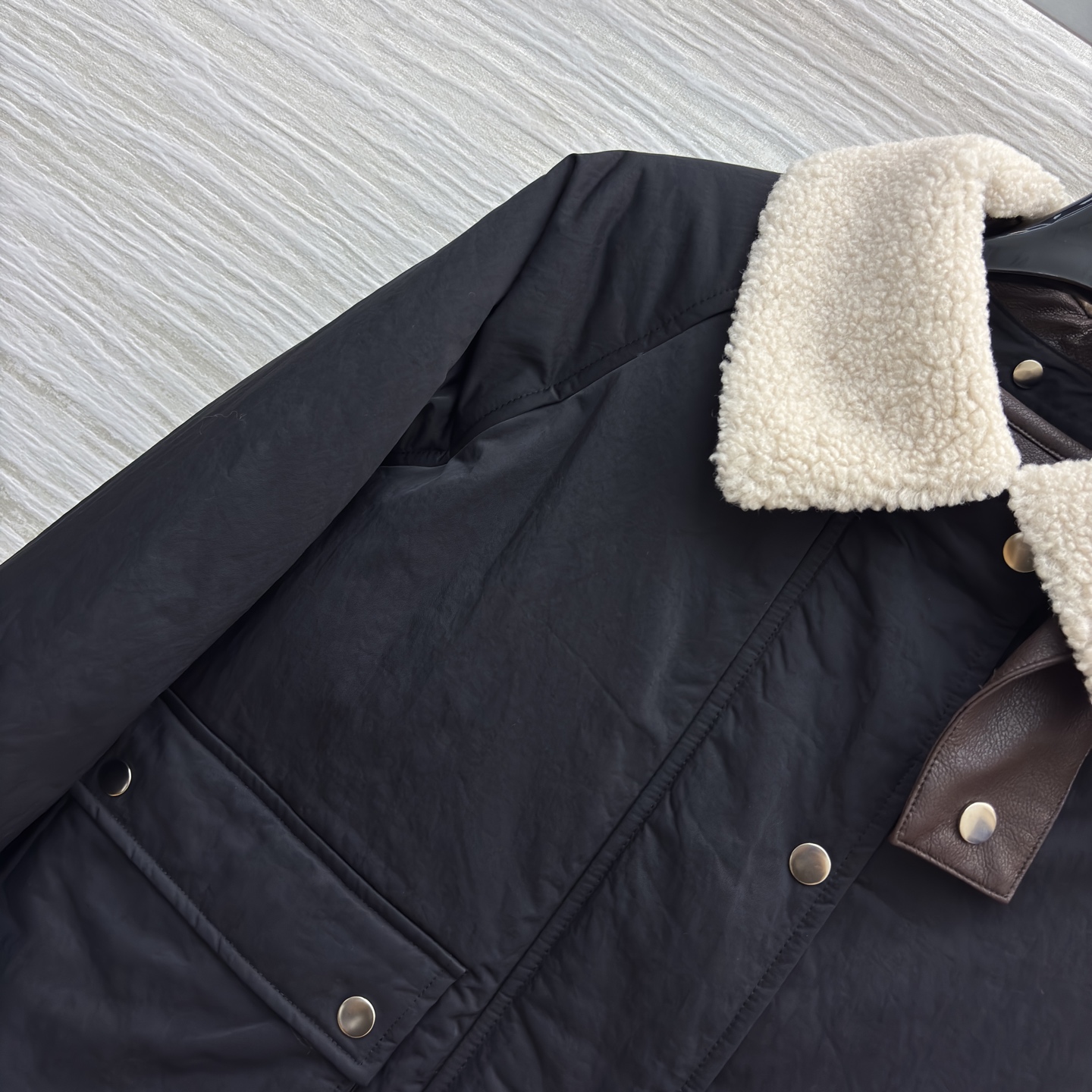 Low翻领两件套外套 秋冬战袍锁定这件！两件套太懂氛围感了 酒红复古显白 黑色经典百搭 羊羔毛领搭配内胆