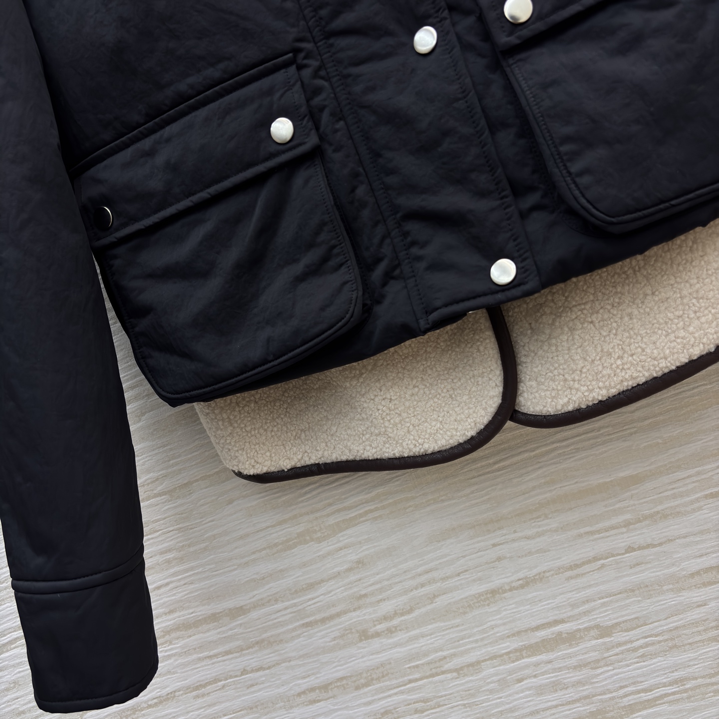 Low翻领两件套外套 秋冬战袍锁定这件！两件套太懂氛围感了 酒红复古显白 黑色经典百搭 羊羔毛领搭配内胆