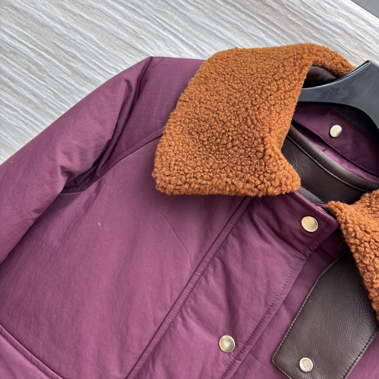 Low翻领两件套外套 秋冬战袍锁定这件！两件套太懂氛围感了 酒红复古显白 黑色经典百搭 羊羔毛领搭配内胆