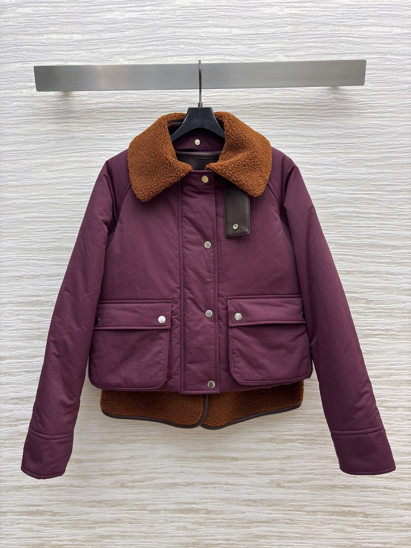 Low翻领两件套外套 秋冬战袍锁定这件！两件套太懂氛围感了 酒红复古显白 黑色经典百搭 羊羔毛领搭配内胆