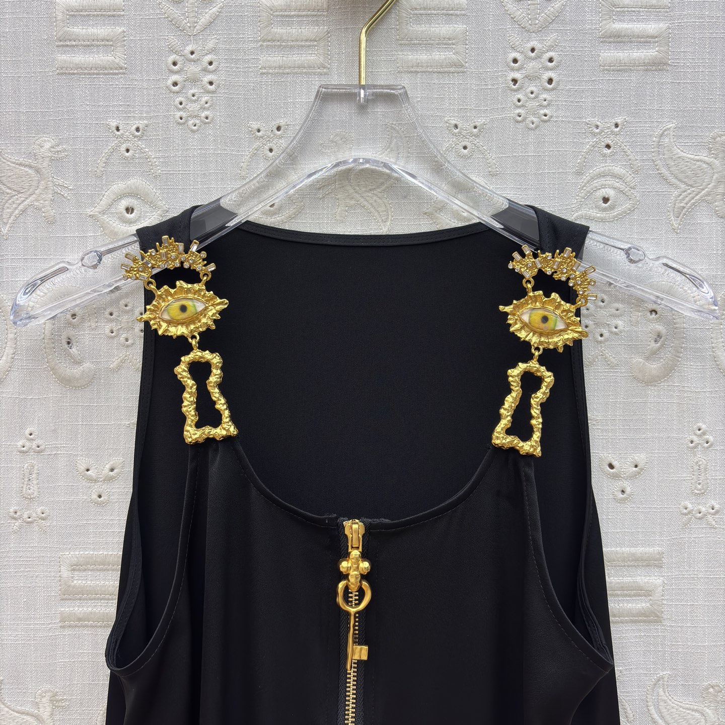 Sch 26新款 恶魔之眼金属藤蔓攀上肩带连衣裙 黑金拉链划开沉寂 超级惊艳的神仙裙子 开模异眼肩带点缀