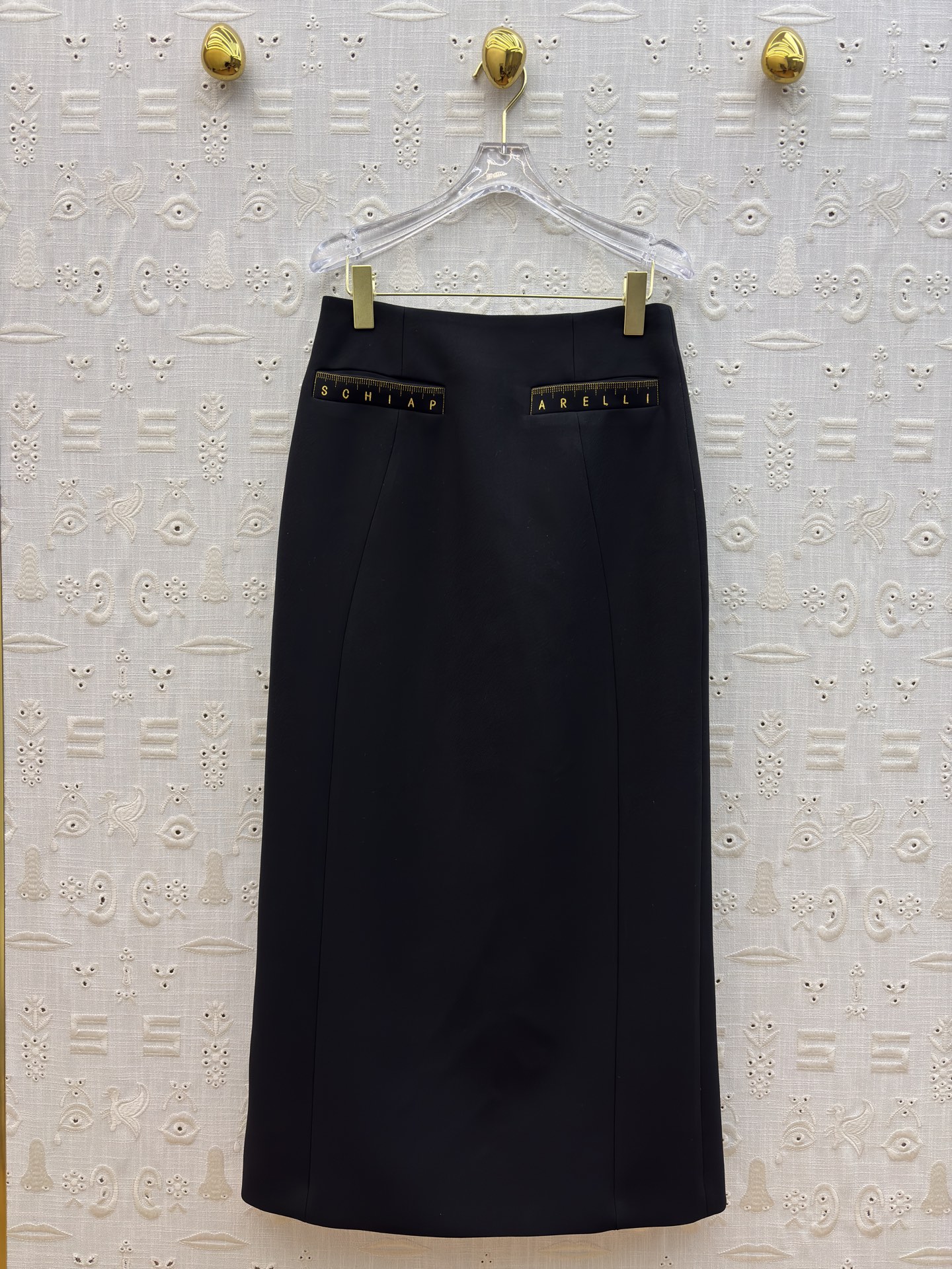 Sch 26新款 尺码刺绣套装 太戳职场精致感了 短款西装利落显比例 金属字母装饰自带贵气 搭配同系列包