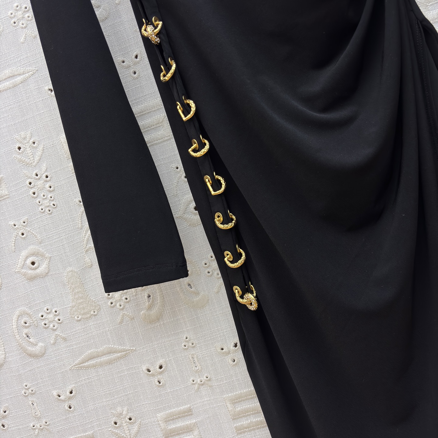 Sch 26新款 带褶皱连衣裙 腰间压褶收腰设计完美勾勒腰线 褶皱留有余空超级遮肉显瘦 侧边开模异扣设计