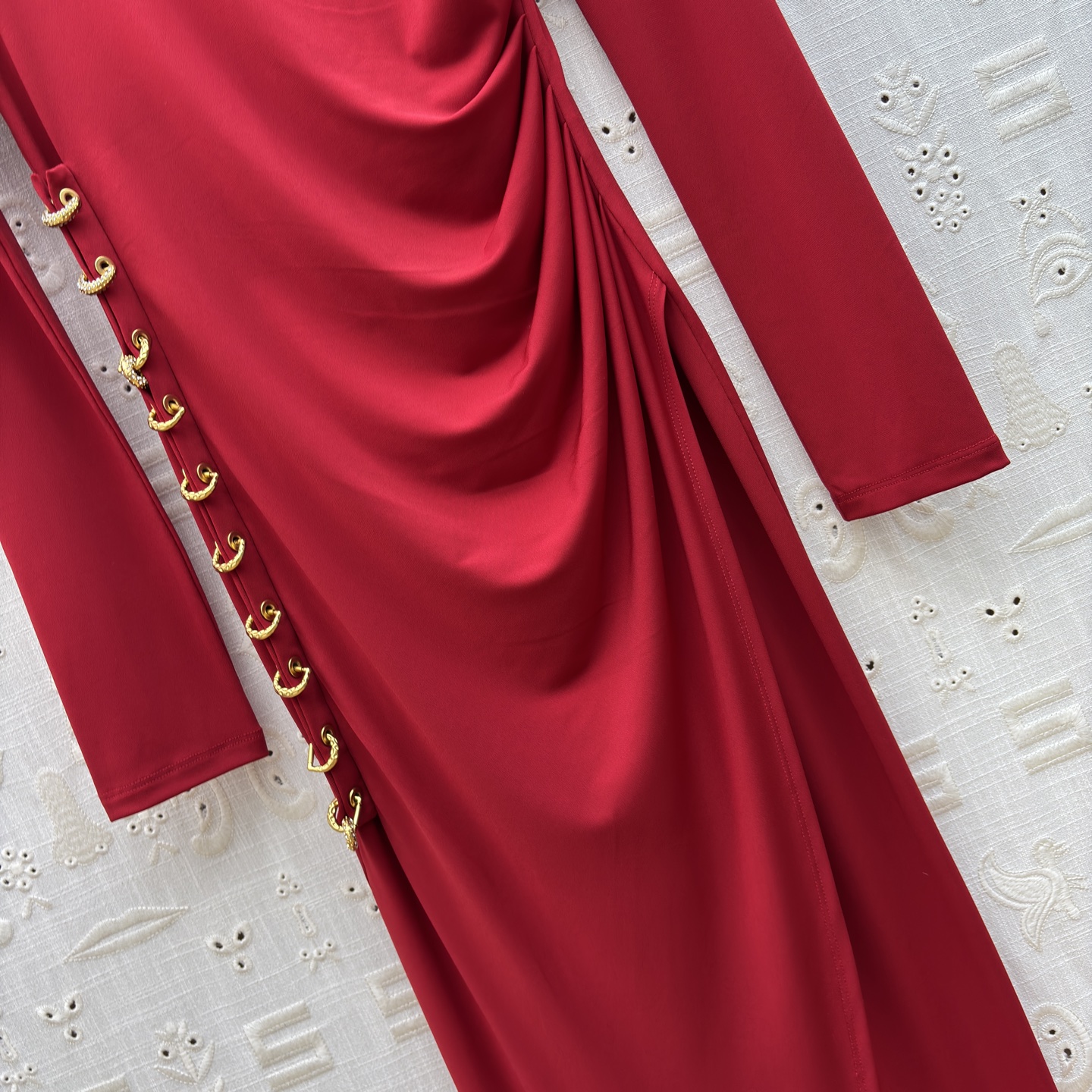 Sch 26新款 带褶皱连衣裙 腰间压褶收腰设计完美勾勒腰线 褶皱留有余空超级遮肉显瘦 侧边开模异扣设计