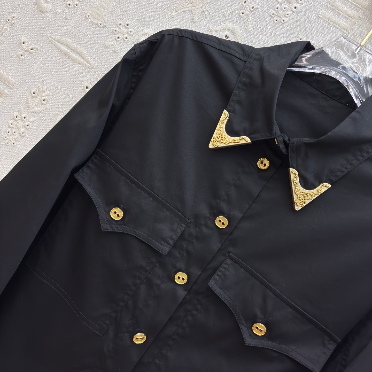 Sch家 26新款 金属扣翻领衬衫 定制面料高级有质感 双口袋装饰 上身舒适随性完全不挑身材 任何身型都