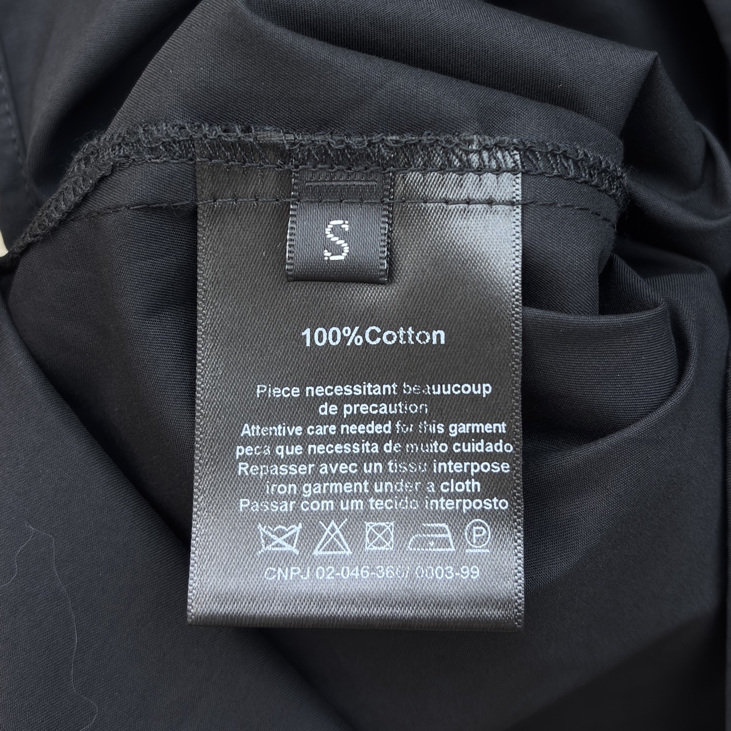 Sch家 26新款 金属扣翻领衬衫 定制面料高级有质感 双口袋装饰 上身舒适随性完全不挑身材 任何身型都