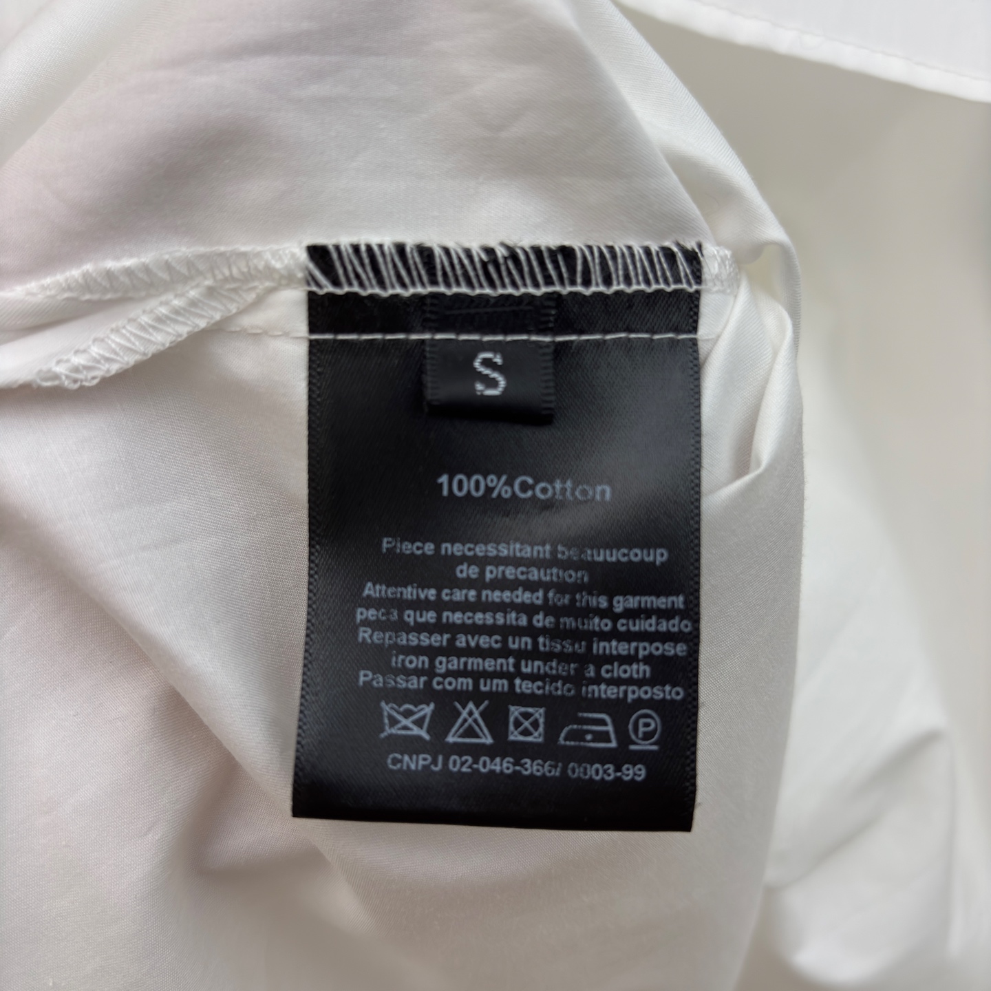 Sch家 26新款 金属扣翻领衬衫 定制面料高级有质感 双口袋装饰 上身舒适随性完全不挑身材 任何身型都