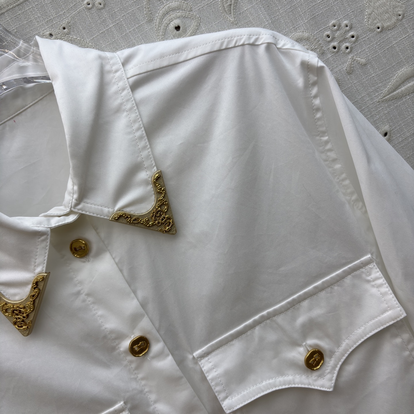 Sch家 26新款 金属扣翻领衬衫 定制面料高级有质感 双口袋装饰 上身舒适随性完全不挑身材 任何身型都