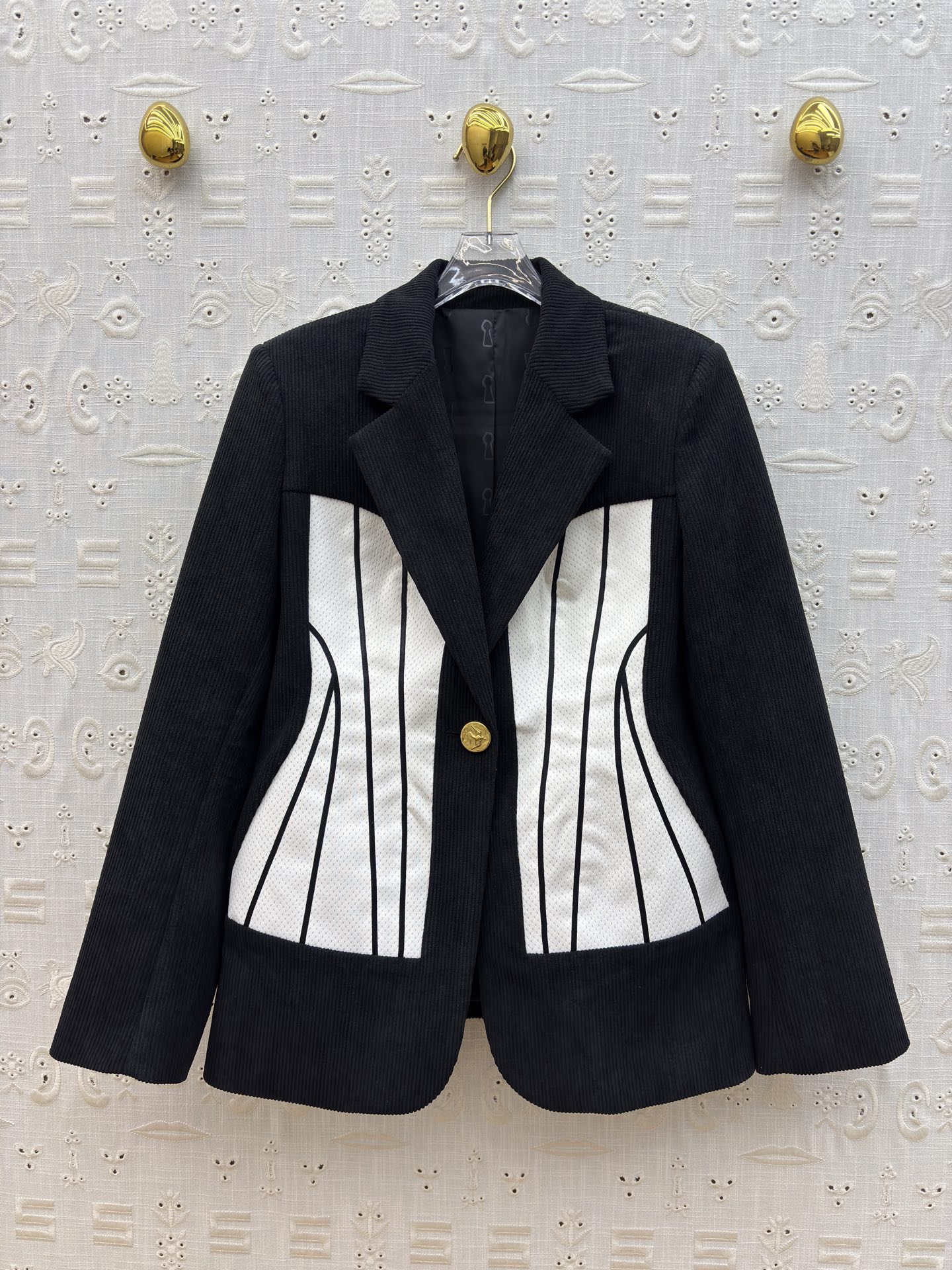 Sch 26新款 灯芯绒西装外套 把复古灯芯绒和“小蛮腰”设计 柔软舒适 复古灯芯绒材质 拼接撞色小蛮腰