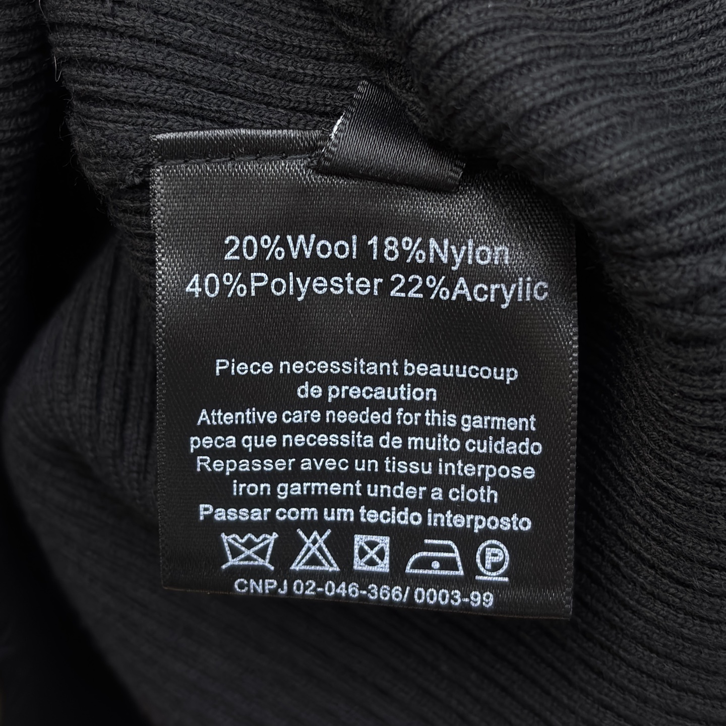 Sch 26新款 异形扣装饰针织套装 半拉链针织衫+异扣针织半裙 上身很舒适修身显瘦 又不会有紧绷感 半