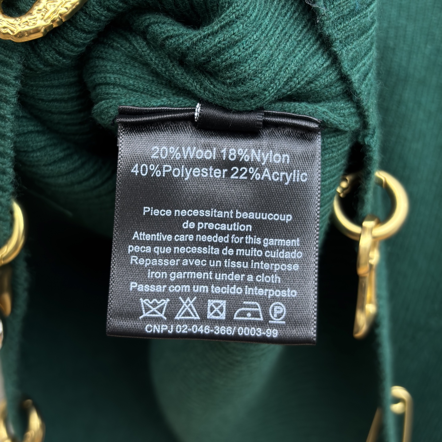 Sch 26新款 异形扣装饰针织套装 半拉链针织衫+异扣针织半裙 上身很舒适修身显瘦 又不会有紧绷感 半