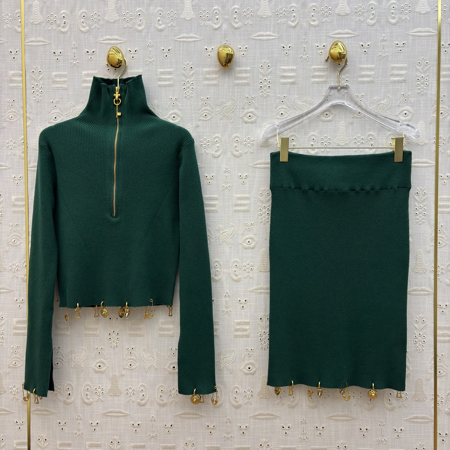 Sch 26新款 异形扣装饰针织套装 半拉链针织衫+异扣针织半裙 上身很舒适修身显瘦 又不会有紧绷感 半