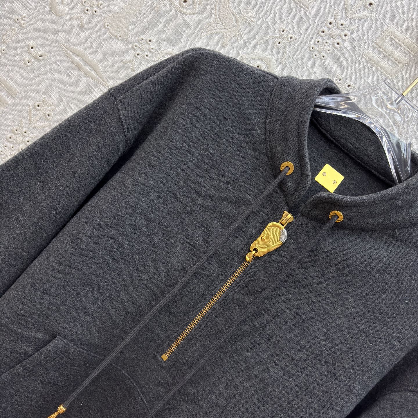 Sch 26新款 五金扣装饰休闲运动套装 立领半拉链套头卫衣+直筒松紧腰阔腿裤 一套搭配日常出行很方便 