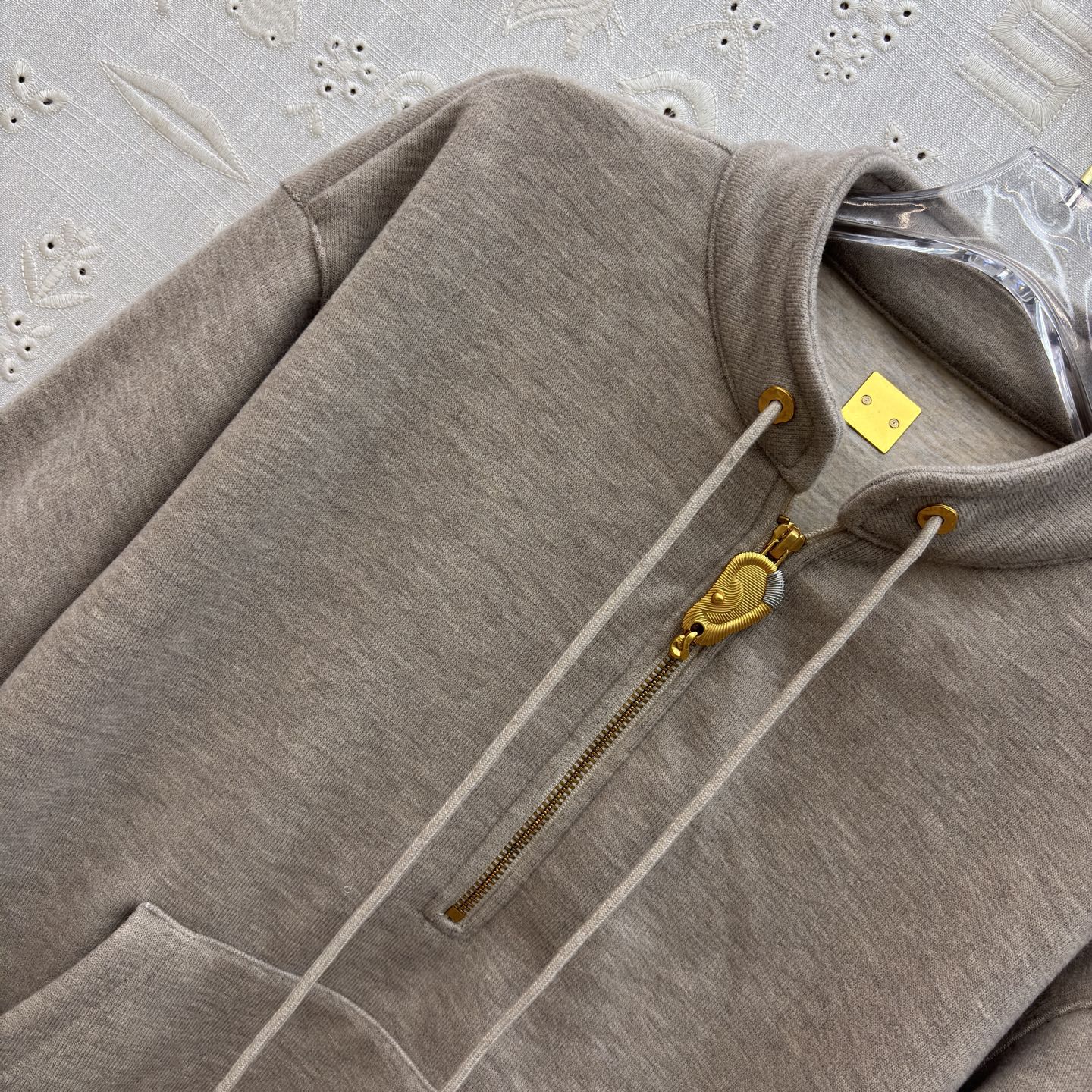 Sch 26新款 五金扣装饰休闲运动套装 立领半拉链套头卫衣+直筒松紧腰阔腿裤 一套搭配日常出行很方便 