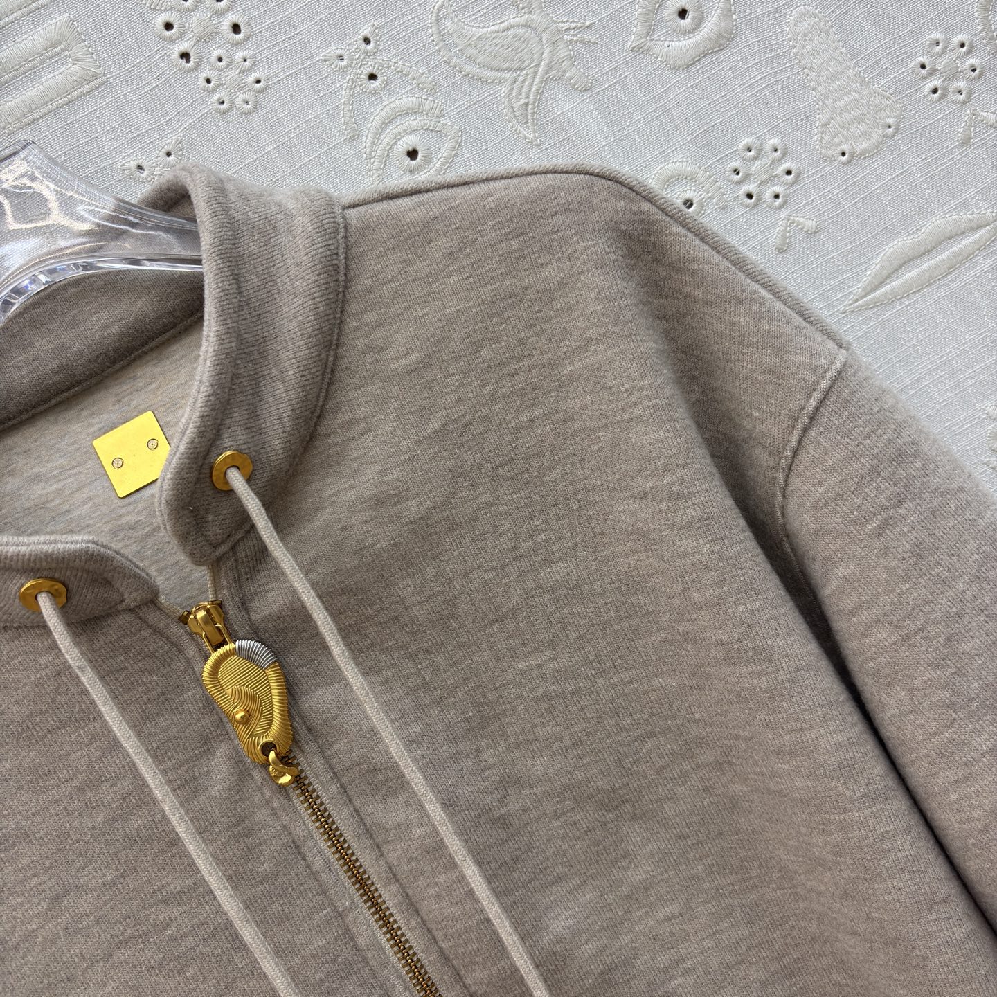 Sch 26新款 五金扣装饰休闲运动套装 立领半拉链套头卫衣+直筒松紧腰阔腿裤 一套搭配日常出行很方便 