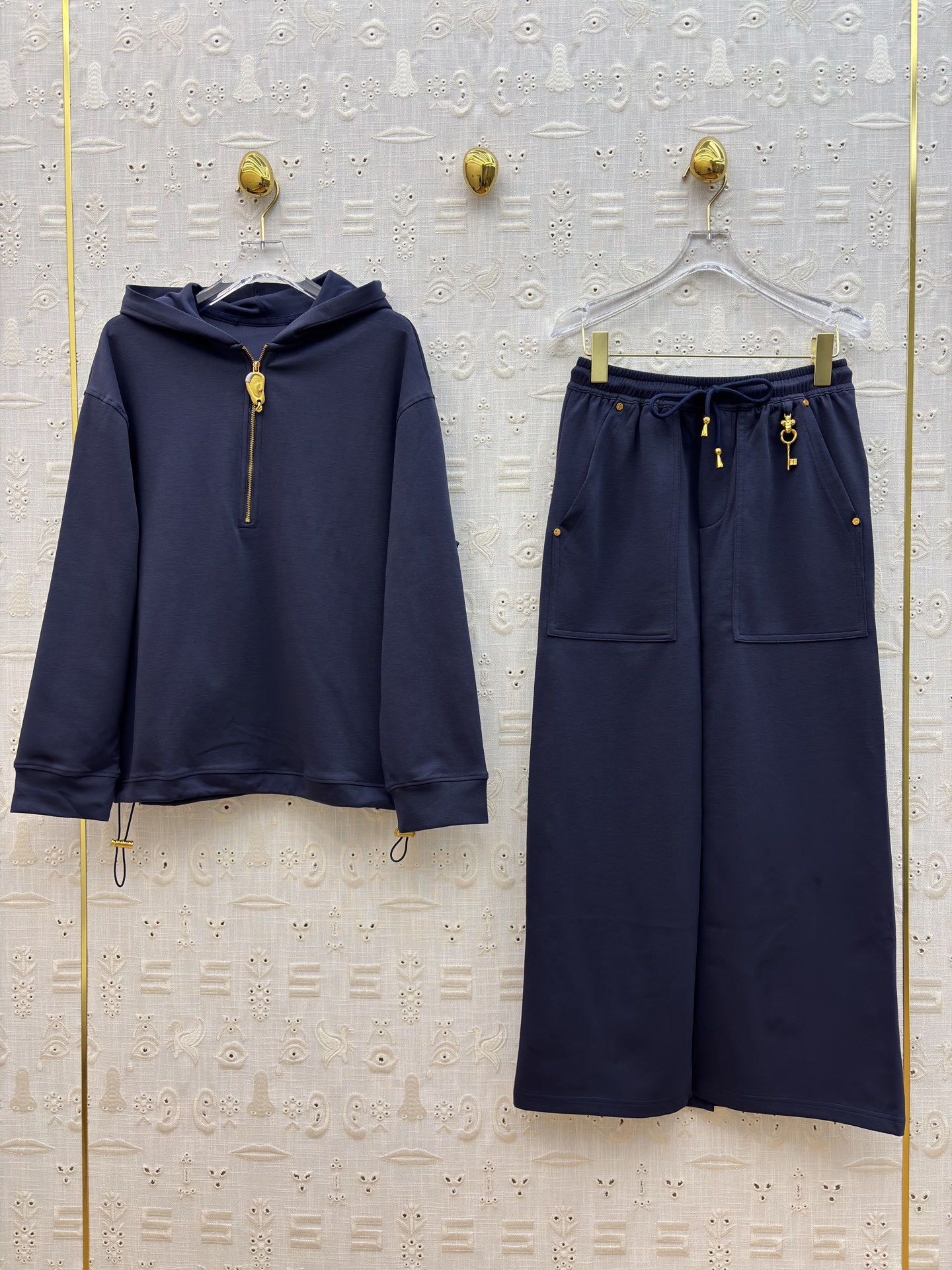 Sch新品 连帽半拉链套裙 经典套头卫衣搭配松紧腰半裙 一套上身显瘦又帅气 重工定制五金装饰 高腰a字裙