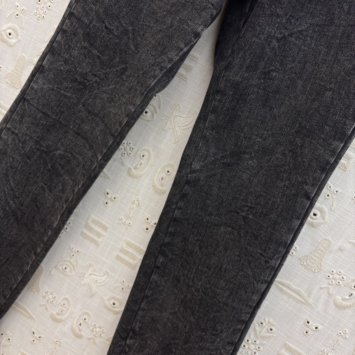 Sch家 26早春 做旧洗水直筒牛仔 极简设计活力感爆棚 百搭版型 气质优雅风 后裤脚开叉小心机 耐看时