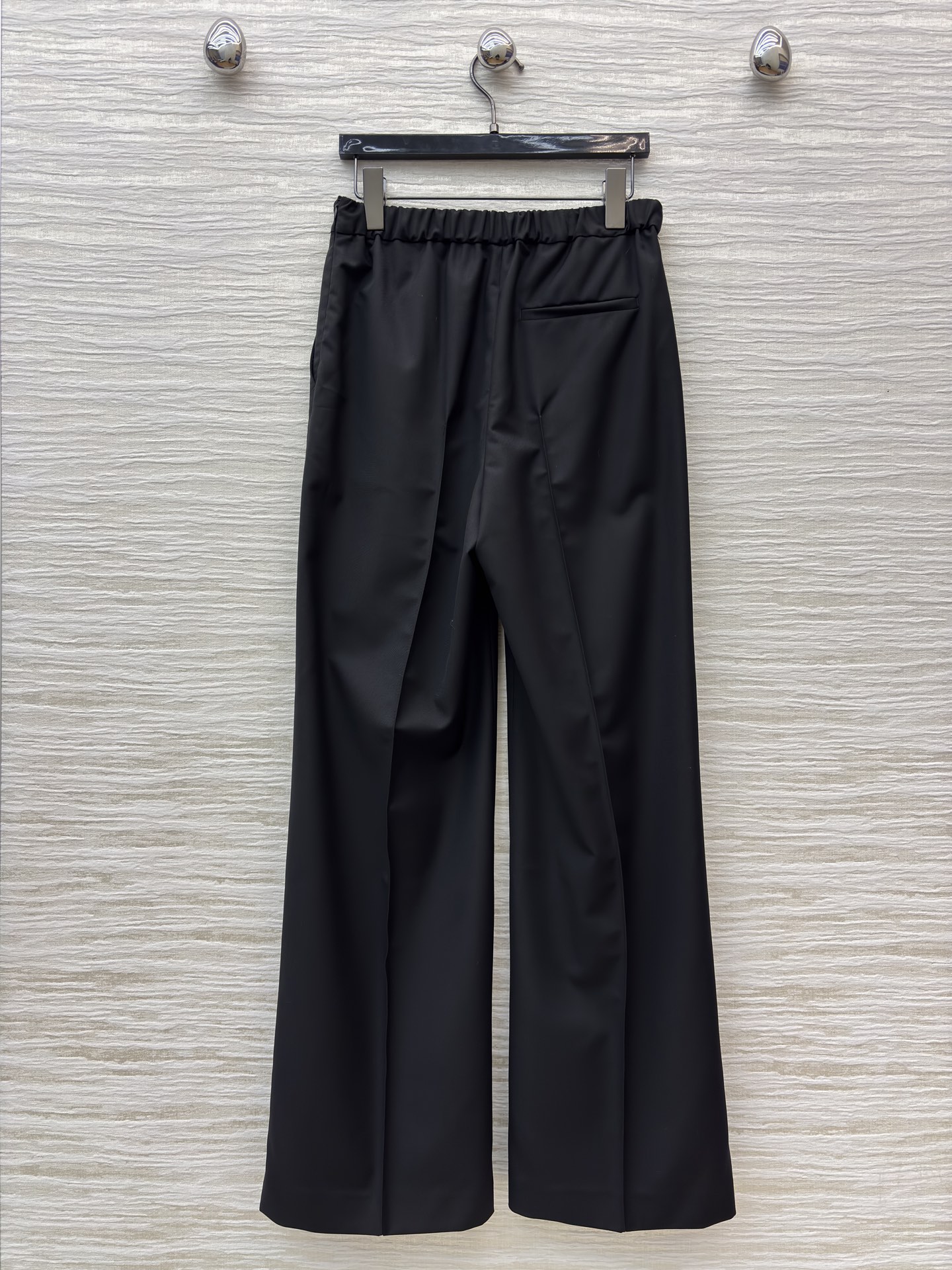 LW拼皮阔腿裤 橄榄绿复古显白 黑色经典利落 高腰垂感面料轻松藏肉 通勤日常都能搭 直接闭眼冲 SMLX