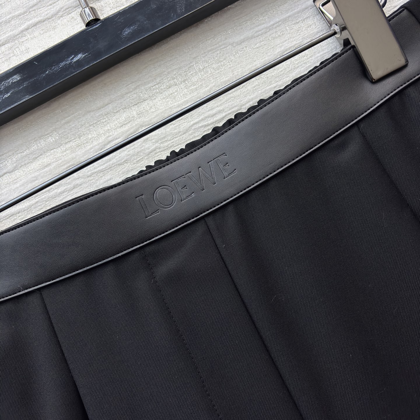 LW拼皮阔腿裤 橄榄绿复古显白 黑色经典利落 高腰垂感面料轻松藏肉 通勤日常都能搭 直接闭眼冲 SMLX