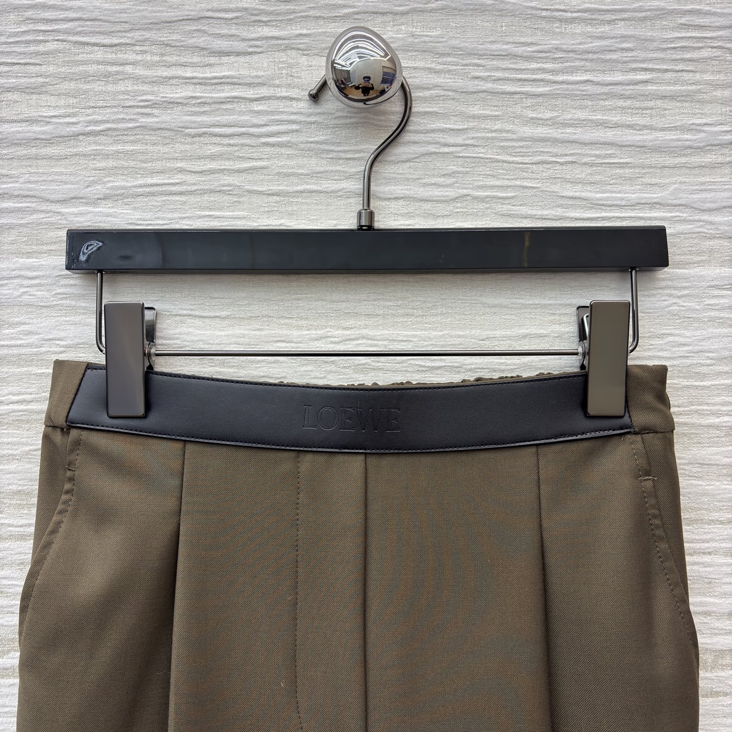 LW拼皮阔腿裤 橄榄绿复古显白 黑色经典利落 高腰垂感面料轻松藏肉 通勤日常都能搭 直接闭眼冲 SMLX