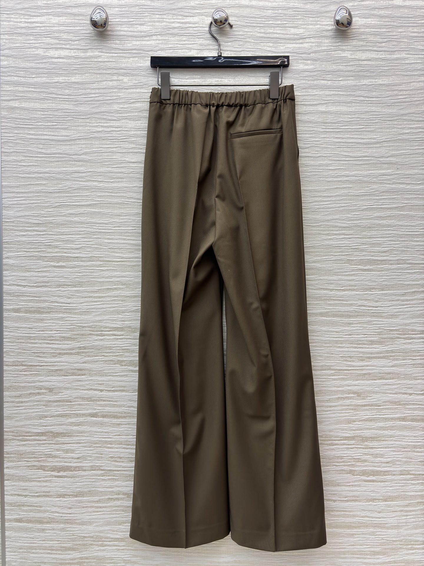 LW拼皮阔腿裤 橄榄绿复古显白 黑色经典利落 高腰垂感面料轻松藏肉 通勤日常都能搭 直接闭眼冲 SMLX