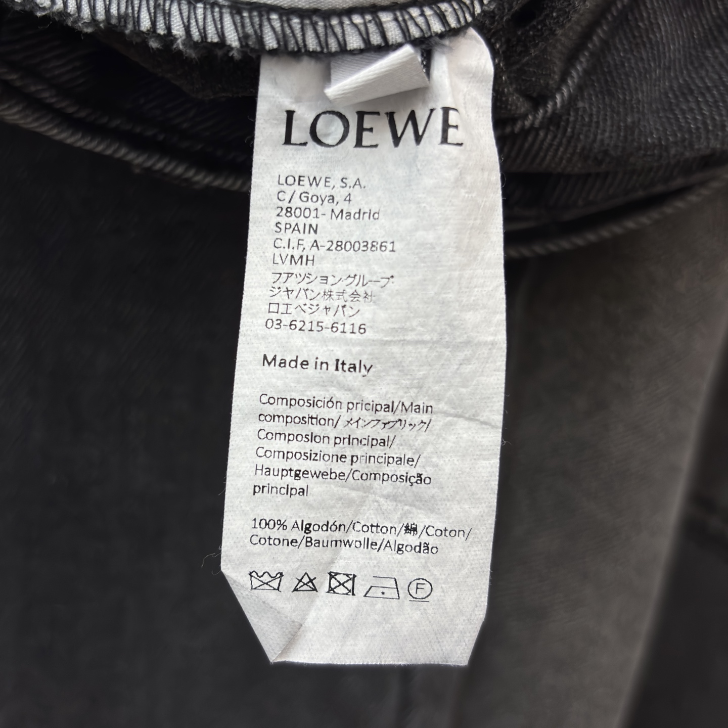 LW牛仔阔腿裤 做旧渐变灰调自带复古滤镜 高腰阔腿版型把藏肉显瘦 焊在身上 搭配T是随性慵懒 配短款上衣