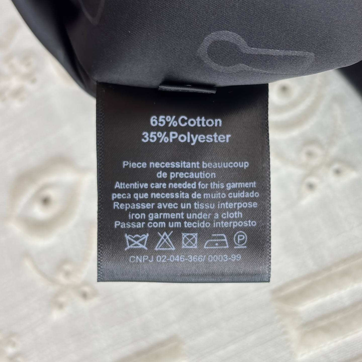 Sch 26早春 异形金属扣黑色立领风衣 立领肩章+腰带设计 把飒爽与精致揉得刚好 是能hold住各种场