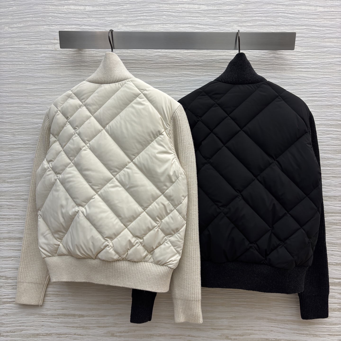 Mo 25秋冬翻领拼接羽绒外套 羊毛袖拼接 鹅绒羽绒填充 暖而不臃肿 日常搭裤装裙装都显贵气 冬天的精致