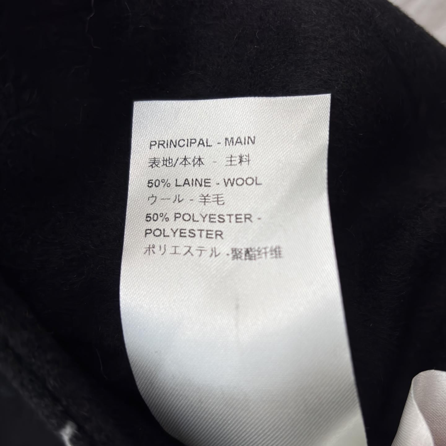 L家 26早春新款 老花围巾马甲 羊毛混纺材质 里面经典Monogram老花图案 品牌辨识度超高！无袖短