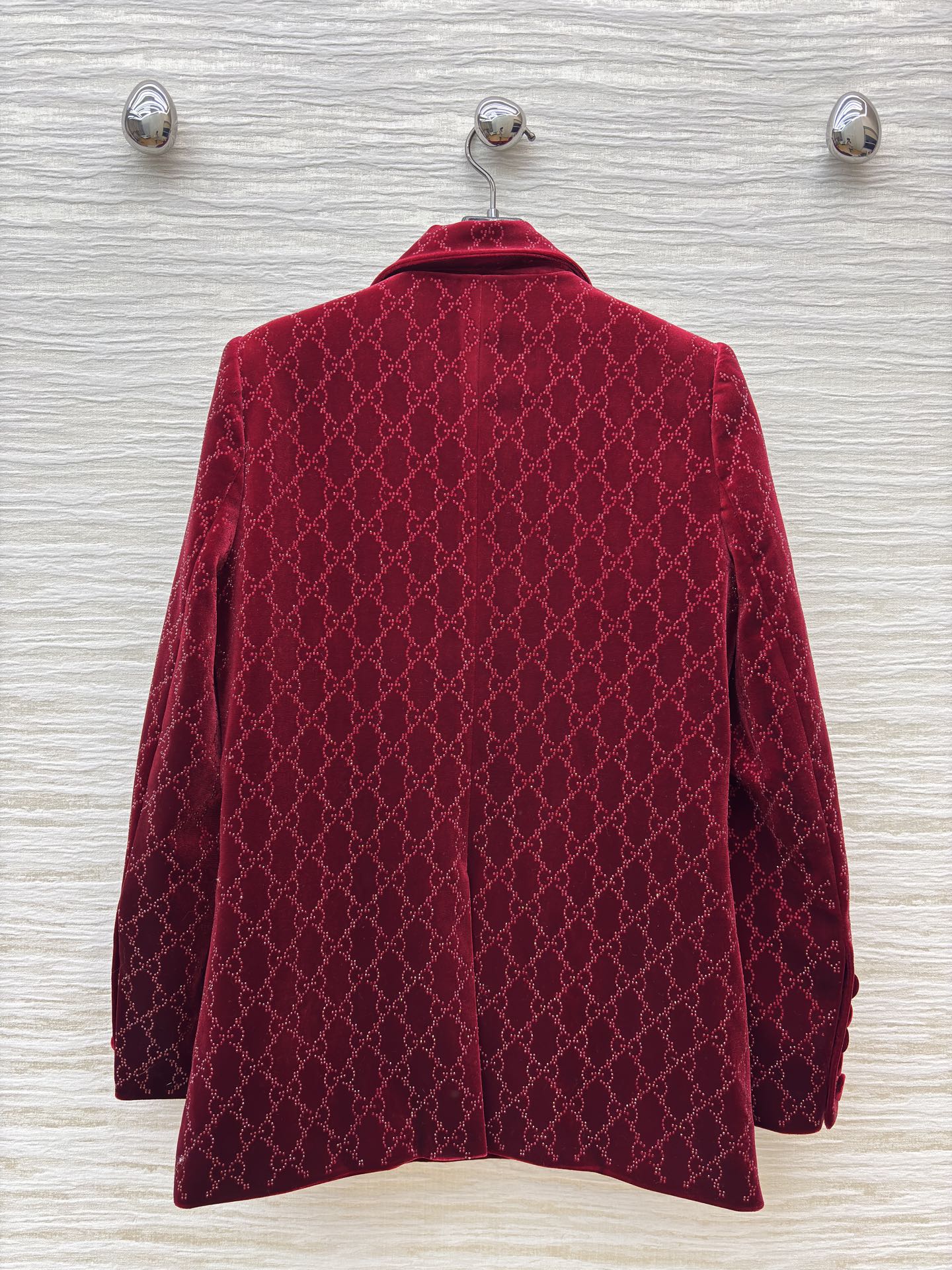 G家 酒红色GG提花烫钻西装外套 双G进口烫钻 丝绒面料柔软又有垂坠感 版型挺括不塌肩 上身利落又大气 