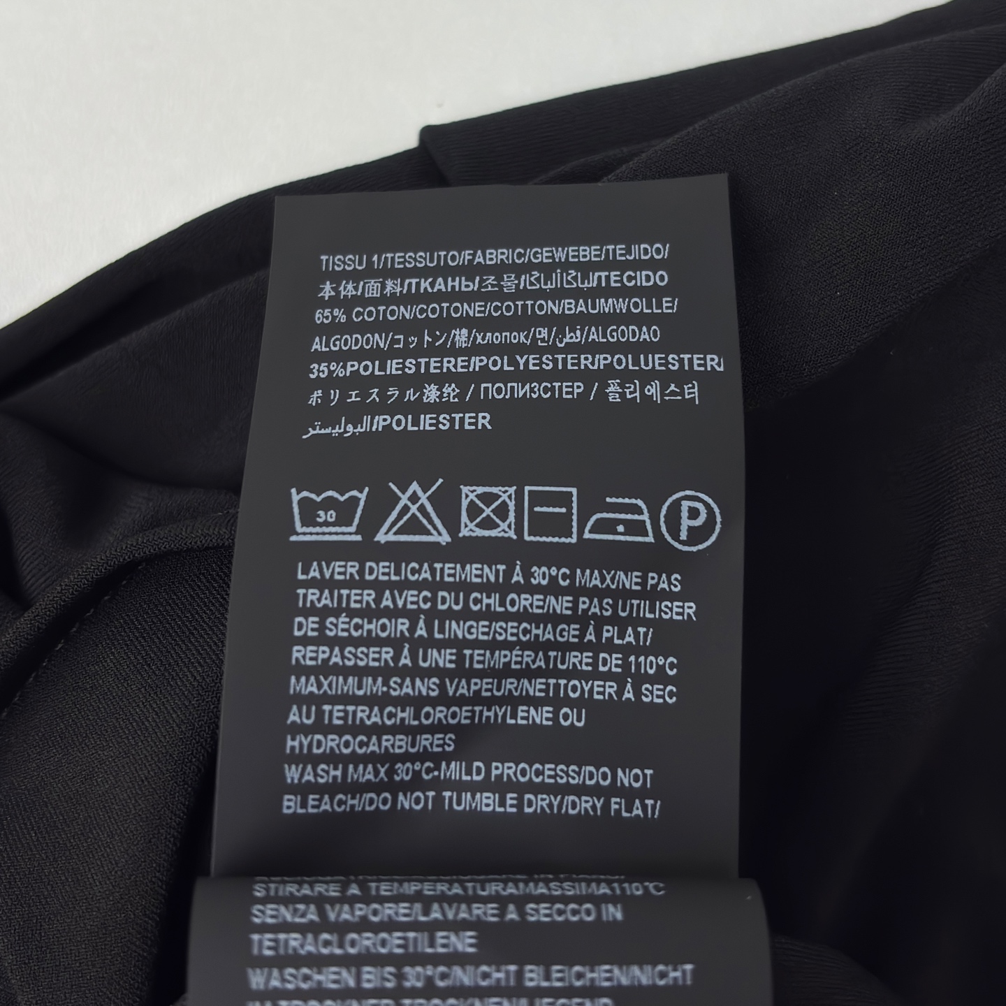 Sch 26春夏 高级极简风 挂脖设计不规则抹胸连衣裙 利落削肩 金扣点缀成为点睛之笔 不对称剪裁与垂坠